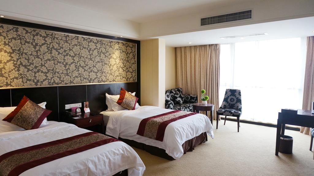 Zhaorui International Hotel อู่ฮั่น ภายนอก รูปภาพ