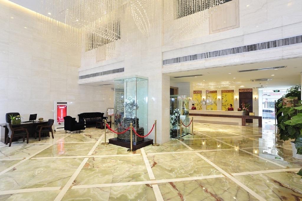 Zhaorui International Hotel อู่ฮั่น ภายนอก รูปภาพ