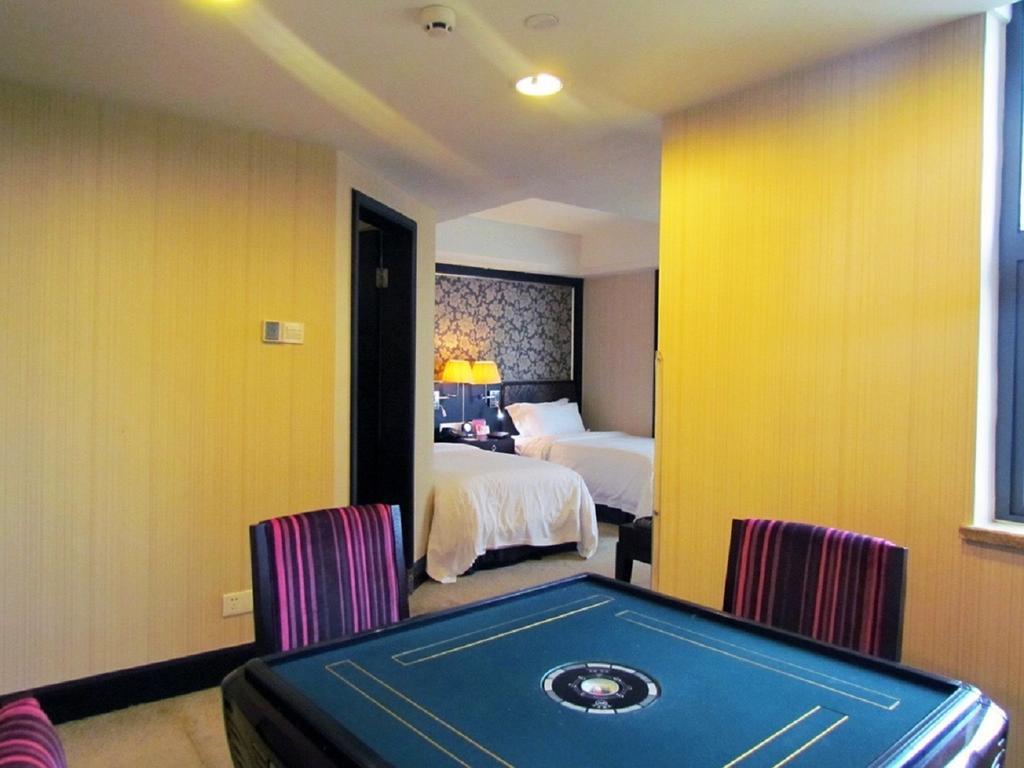Zhaorui International Hotel อู่ฮั่น ภายนอก รูปภาพ