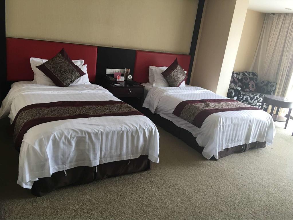 Zhaorui International Hotel อู่ฮั่น ภายนอก รูปภาพ