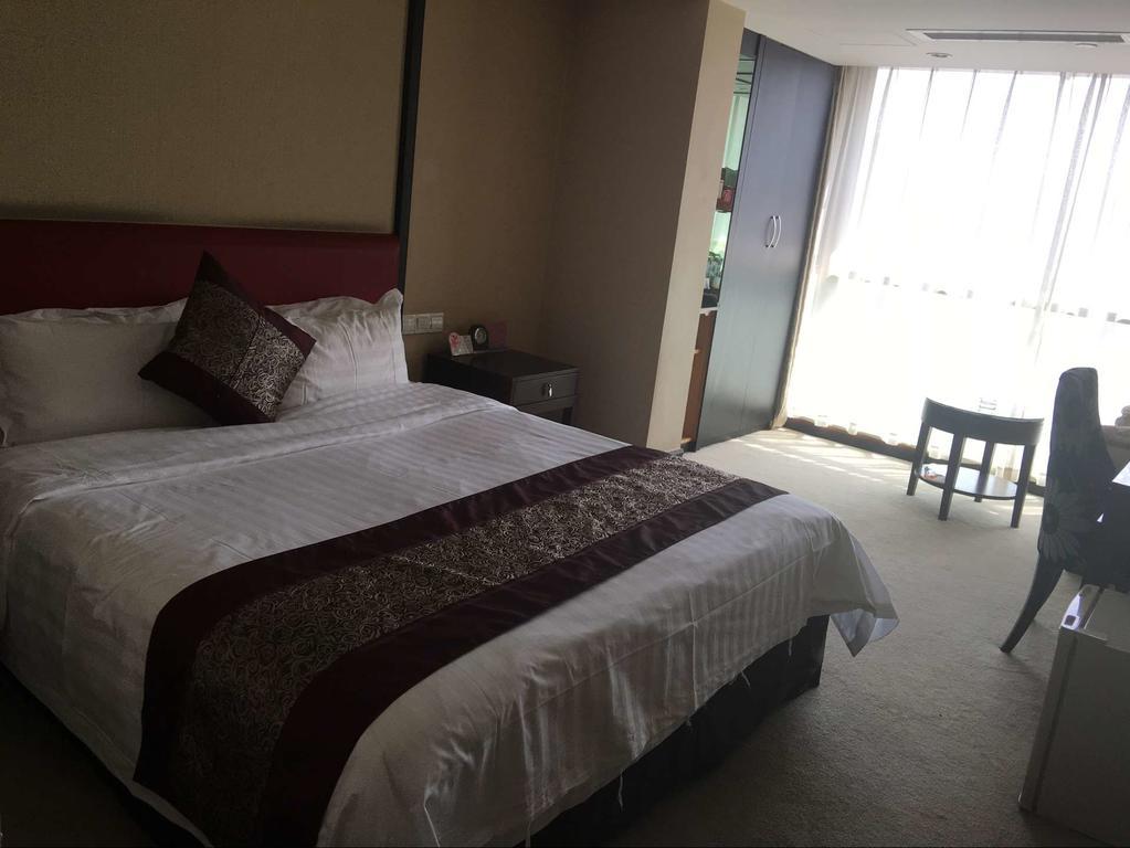 Zhaorui International Hotel อู่ฮั่น ภายนอก รูปภาพ
