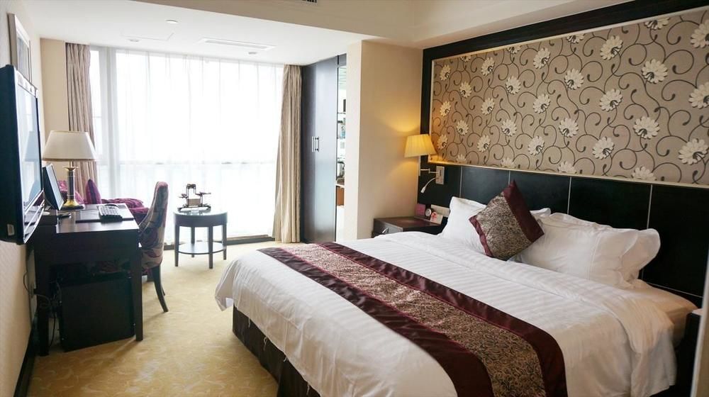 Zhaorui International Hotel อู่ฮั่น ภายนอก รูปภาพ