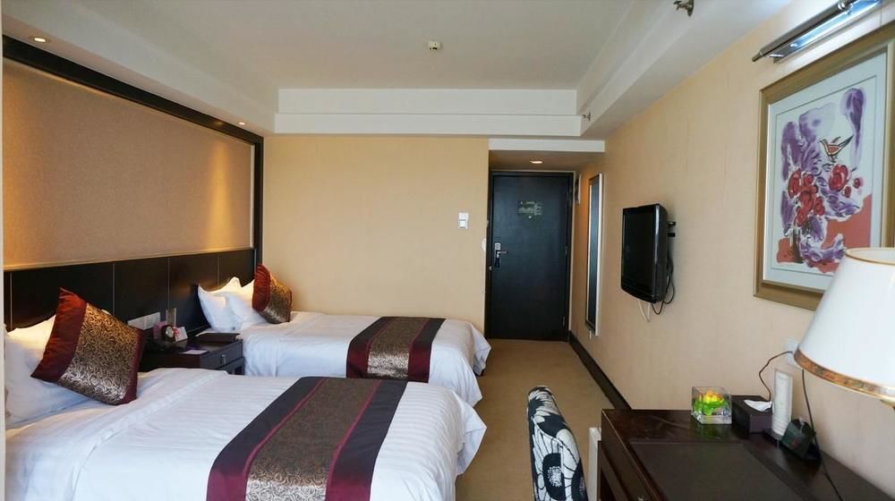 Zhaorui International Hotel อู่ฮั่น ภายนอก รูปภาพ