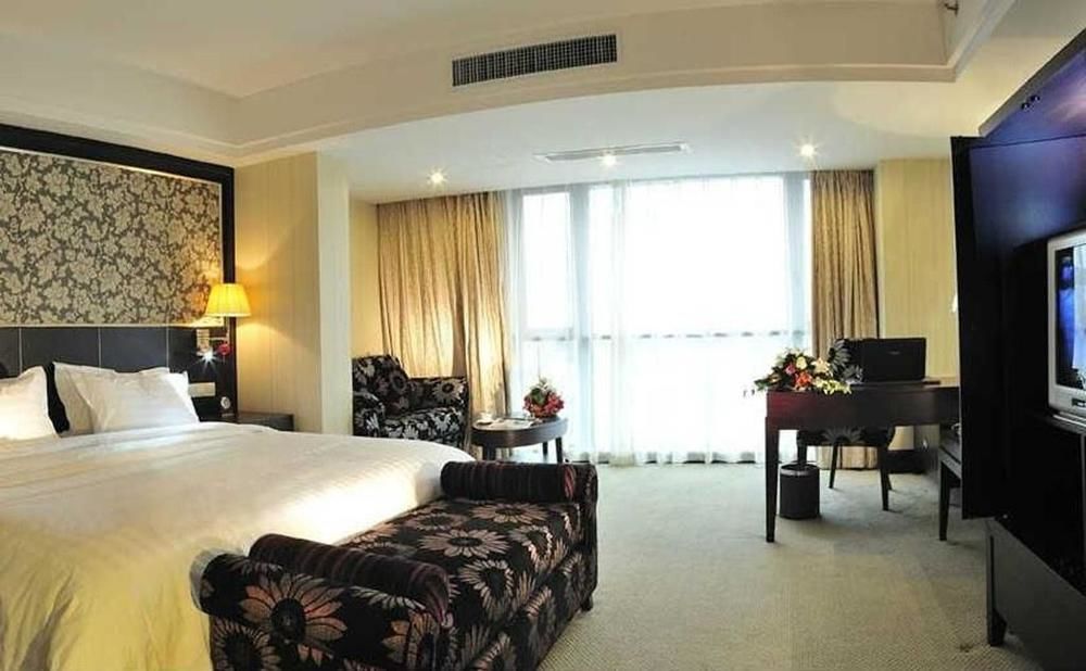 Zhaorui International Hotel อู่ฮั่น ภายนอก รูปภาพ
