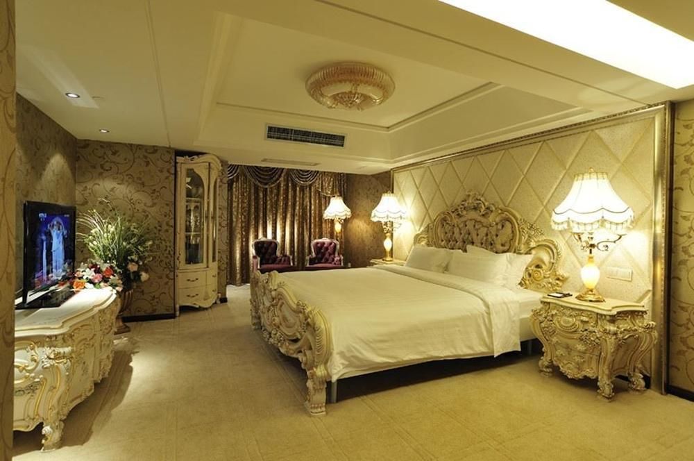 Zhaorui International Hotel อู่ฮั่น ภายนอก รูปภาพ