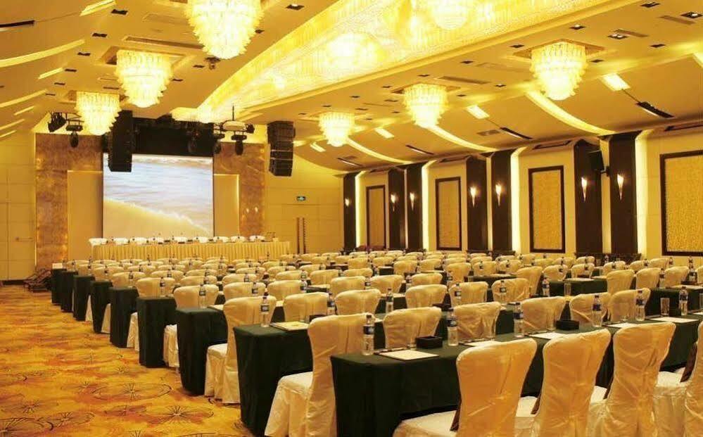Zhaorui International Hotel อู่ฮั่น ภายนอก รูปภาพ